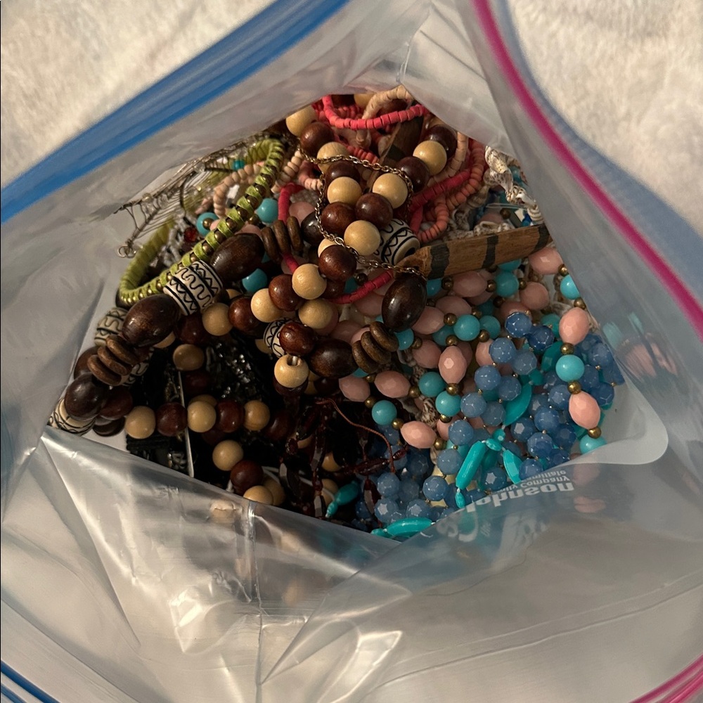 Assorted Women's Accessory Set - Picture 3 of 8